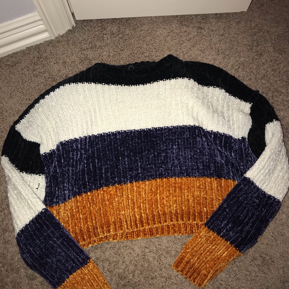 Pacsun sweater(slightly cropped)